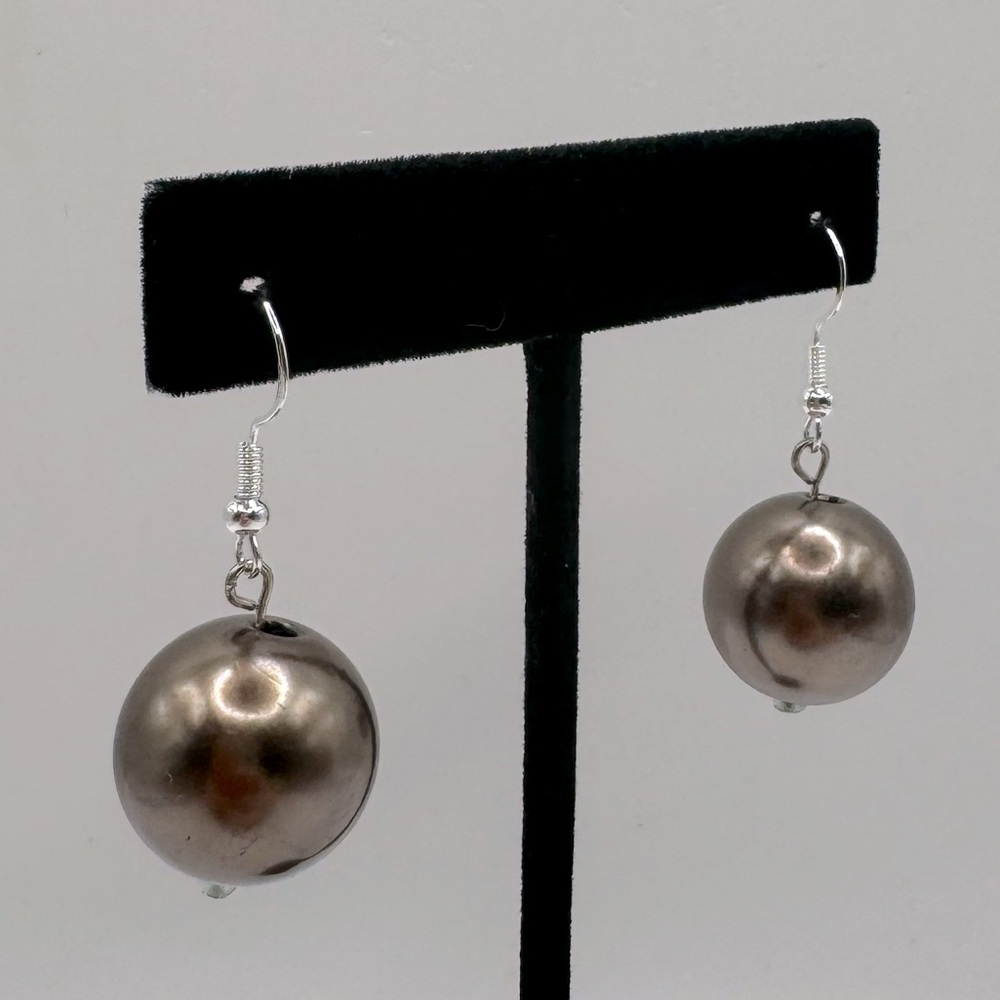 VINTAGE Brown Faux Pearl Dangle Earrings